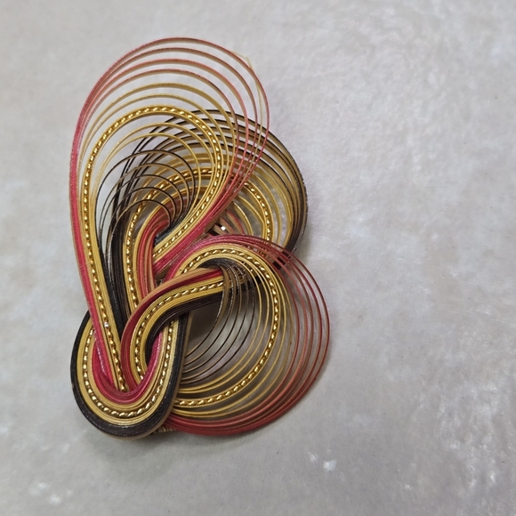 Elegant Multicolor Swirl Brooch - Picture 10 of 16